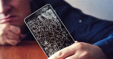 Cracked Phone Screen: What Are Your Options - 2024 Guide - Like Success