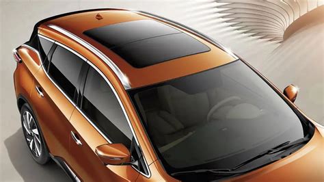 Which Nissan vehicle comes with a Sunroof?