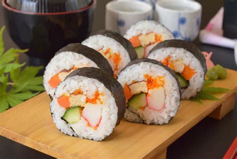 Easy California sushi roll recipe for kids - Holidays with Kids