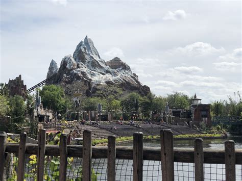 Disney's Animal Kingdom Expedition Everest Ride POV Video | Big Theme Parks