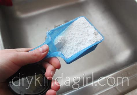 DIY kinda girl: DIY Household Tip: Cleaning Grout, OxiClean vs. Woolite