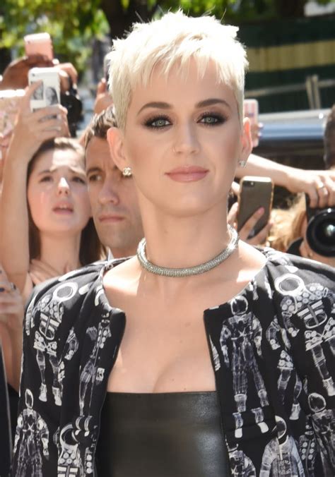 Katy Perry Says Her Short Hair Makes Her Feel "Liberated" | Allure