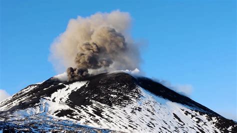 A close-up of Italy's Etna volcano eruption at sunset - CGTN