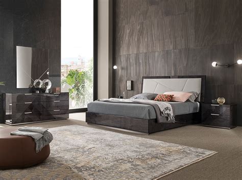 Contemporary Italian Bedroom Riviera by ALF Group - MIG Furniture