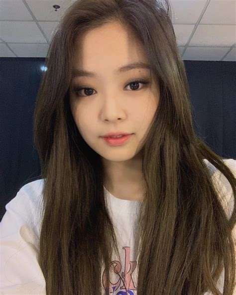 2-BLACKPINK Jennie Instagram Photo 2 February 2019 Selfie