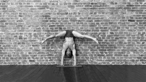 Handstand Press - Andrii Bondarenko