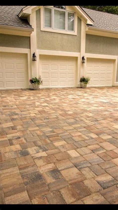 Old Chicago Brick Pavers Miami | Chicago Brick Driveway | Cricket Pavers