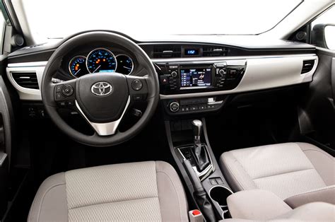 Interior Toyota Corolla 2016