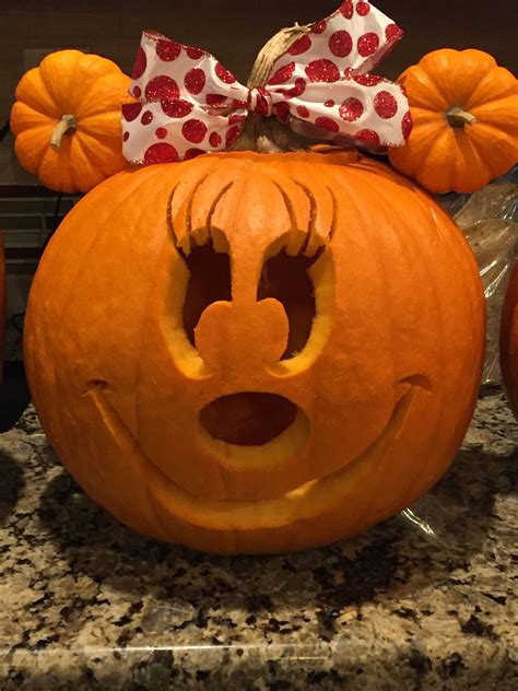 Minnie Mouse Pumpkin 🎃 | Halloween pumpkin carving stencils, Pumpkin ...