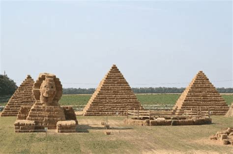 10 Impressive Examples of Hay Bale Art | [current-page:pager]Kerfab