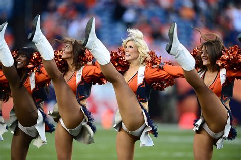 hot-denver-broncos-cheerleaders3 - The Bank