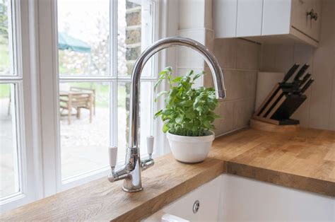 12 Types of Kitchen Faucets and How to Choose One