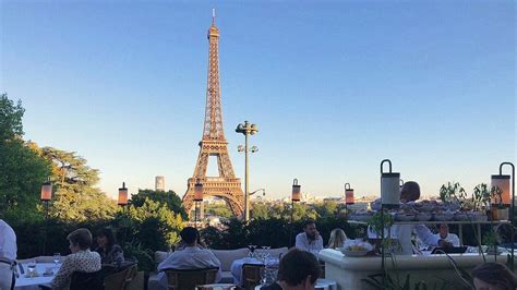 Restaurant With View Of Eiffel Tower Paris