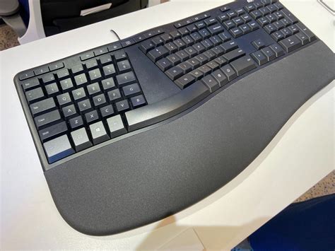 Microsoft Ergonomic Mouse and Ergonomic Keyboard available for pre ...