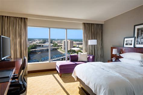 JW Marriott Grand Rapids hotel amenities | Hotel room highlights