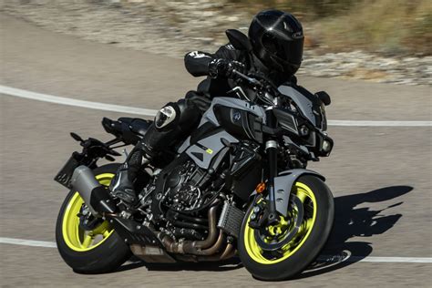 Yamaha MT-10 review | Auto Express