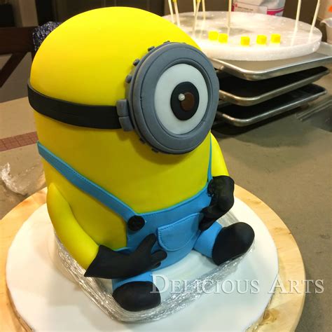 Delicious Arts Bakery: Minion Cake Tutorial