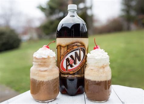 Perfect Root Beer Float Recipe For Game Night - Pretty My Party