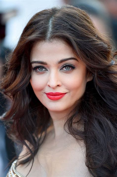 Aishwarya Rai | Definitive Proof That Eye Color Changes Everything Most Beautiful Eyes, Gorgeous ...