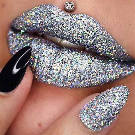 15 Fun Makeup Tutorials Using Glitter