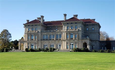 The Breakers Mansion - Charlotte's Texas Hill Country