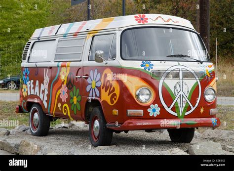 painted Volkswagen, Hippie van, Ruby Blue's Winery, Naramata Bench Stock Photo: 43342614 - Alamy