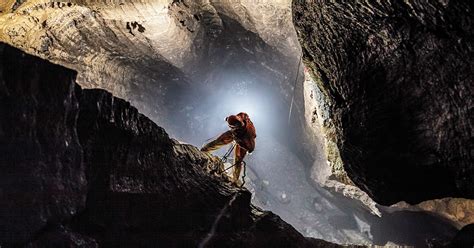 The Perilous and Gorgeous World of Cave Photography | WIRED