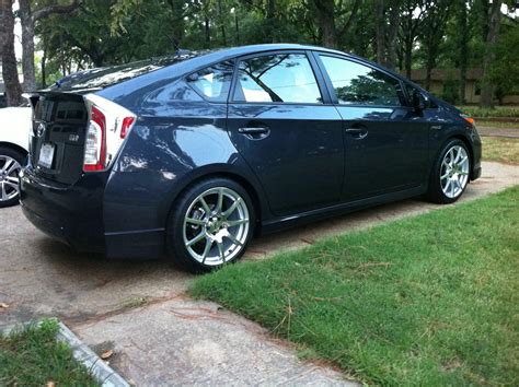 Custom Wheels: Prius Custom Wheels