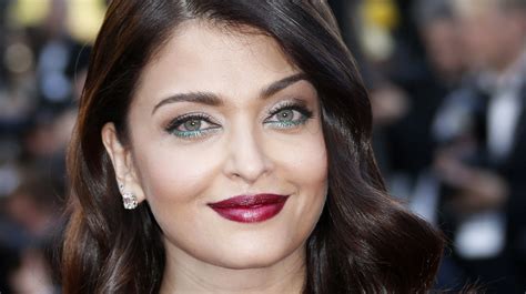 Aishwarya Rai Bachchan Weight, Age, Husband, Biography, Family Facts ...