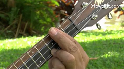 How to Play a D7 Chord | Ukulele Lessons - YouTube