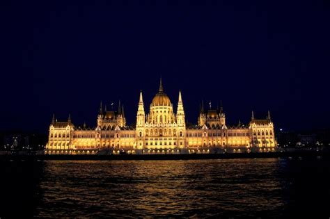 Premium Photo | Hungarian Parliament building at night, Budapest, Hungary