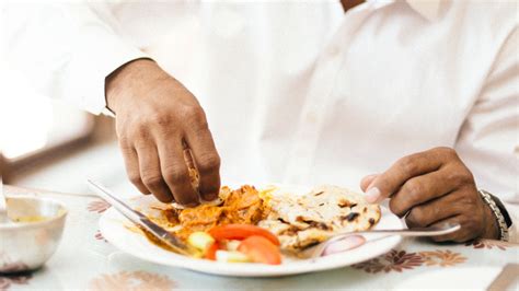 The Rules For Eating With Your Hands In India, Africa And The Middle East