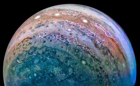 NASA’s Juno Orbiter Delivers Spectacular New Photos of Jupiter | Space ...