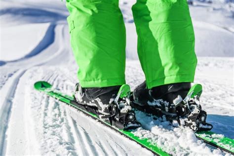 8 Reasons Why Are Ski Bindings So Expensive! | Mountain Treads