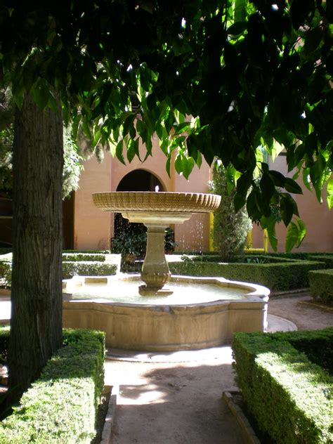 Travel: The Alhambra Gardens - Comfortably Numb