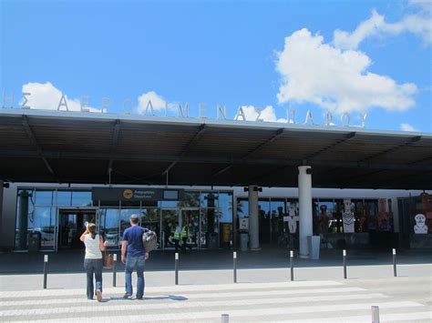 Which Airports Serve The Island Of Cyprus?