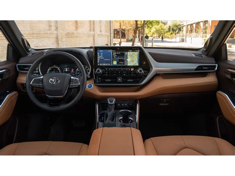 2025 Toyota Highlander Hybrid: 158 Interior Photos | U.S. News