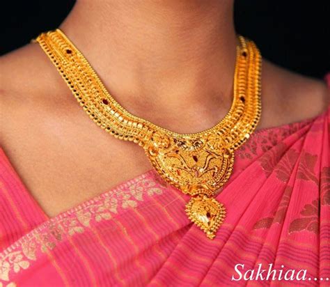 Sakhiaa....: 24 karat gold necklace sets