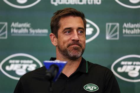 Former Jets Player Has Changed His Opinion On Aaron Rodgers - The Spun