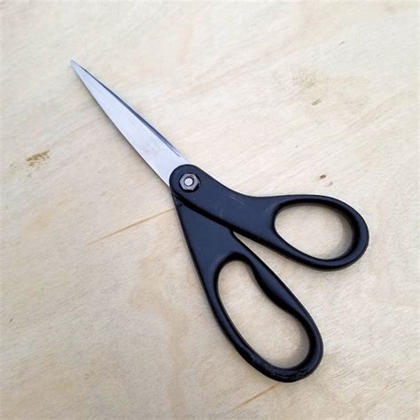 Scissor/Shear Sharpening at Hollywood Farmers Market – Dragonfly Forge