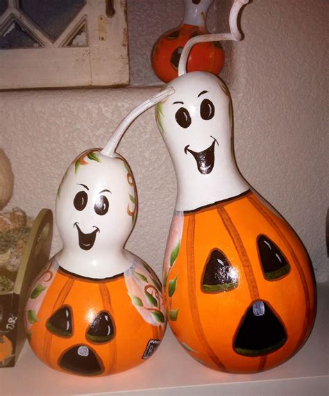 Painted gourds by DSS Designs Fall Gourds, Halloween Gourds, Grandma Crafts, Gourds Birdhouse ...