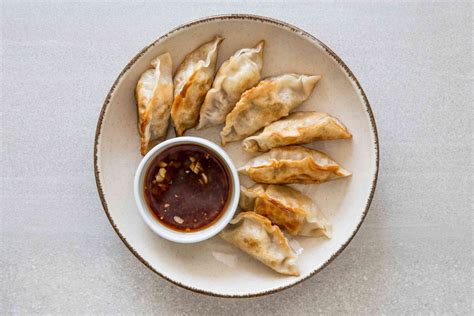 Korean Dumpling (Mandu) Recipe Korean Dumplings, Dumpling Wrappers ...