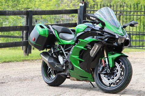 2018 Kawasaki H2 SX SE: Atomic green – Cycle Canada