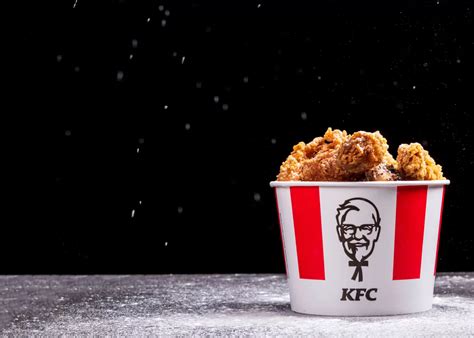 This Cake Eerily Resembles a KFC Chicken Bucket - The Coconut Mama