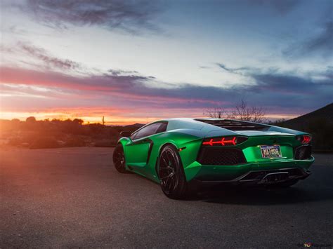 Green lamborghini aventador 4K wallpaper download