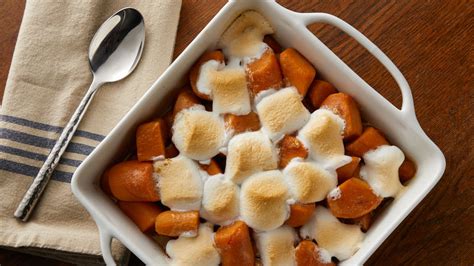 candied sweet potatoes with marshmallows using canned yams