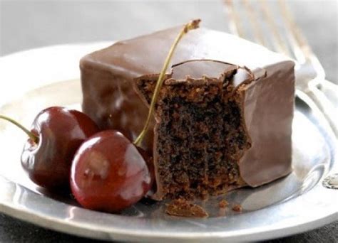 Ten Amazing Recipes and Designs to Make With Milky Way Chocolate Bars