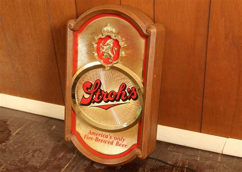 Vintage Lighted Stroh's Beer Sign | EBTH