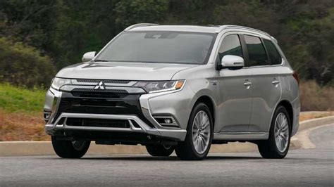 Mitsubishi Outlander PHEV News and Reviews | Motor1.com