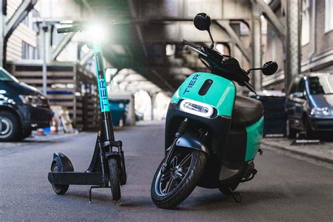 Moped vs Scooter Differences – Glad Outdoors